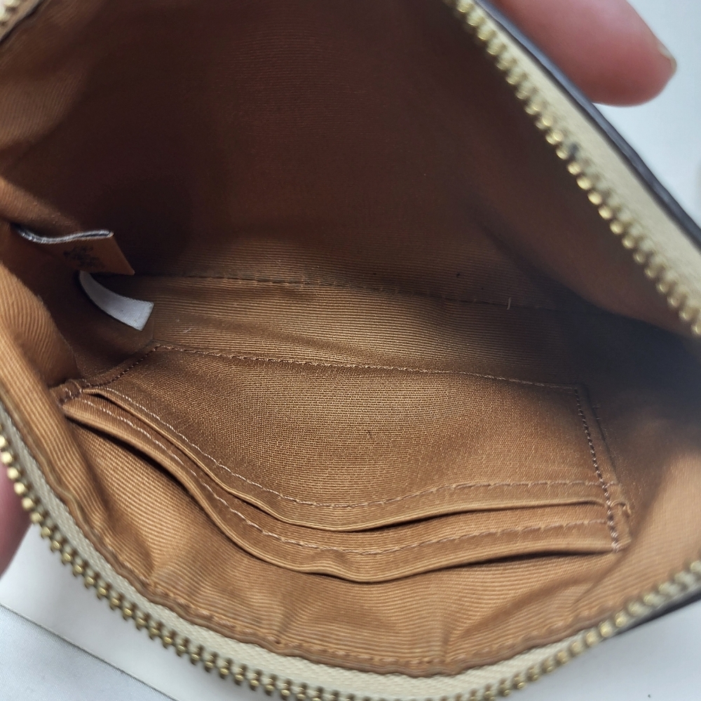 Coach Wristlet Wallet Tan Cream Pouch Corner‎ Zip - Picture 4 of 6